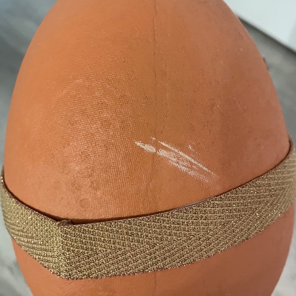 Maileg Gantosaurus in Egg, Small - Old Rose - Picture 9 of 10